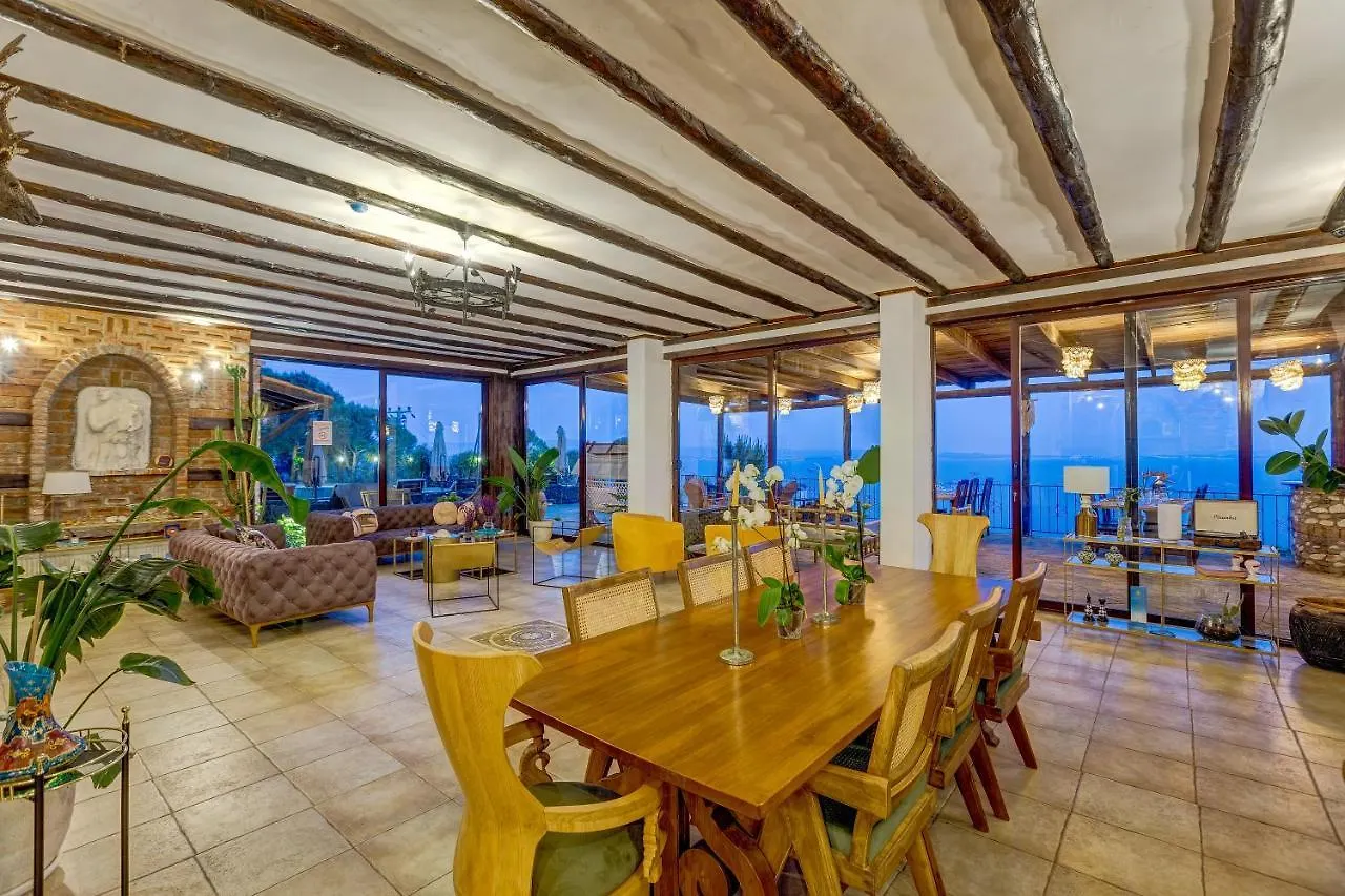 Papazlikhan Hotel Altınoluk